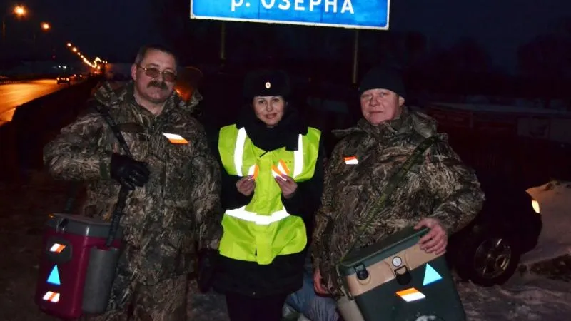 Подмосковным любителям зимней рыбалки напомнили о дорожной безопасности