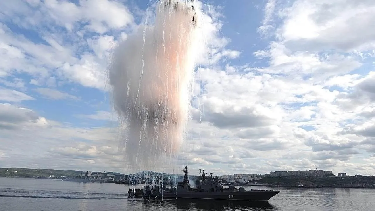 TNI: ВМС США следили за авианосцем «Адмирал Кузнецов», чтобы помочь морякам РФ