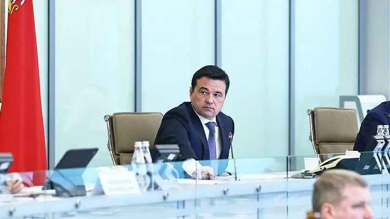  Андрей Воробьев поручил главам трех муниципалитетов навести порядок во дворах и на дорогах