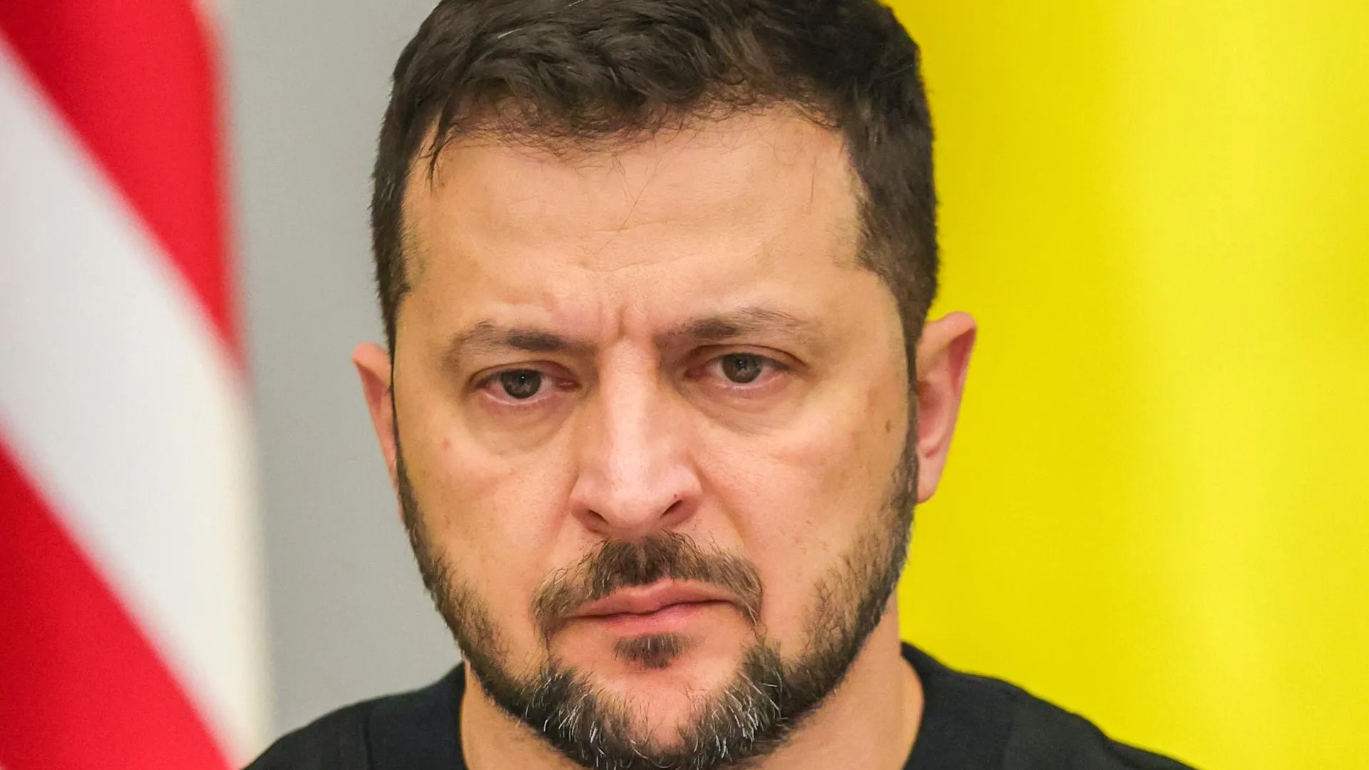 Зеленский уехал с позором после отказа в выступлении в румынском парламенте