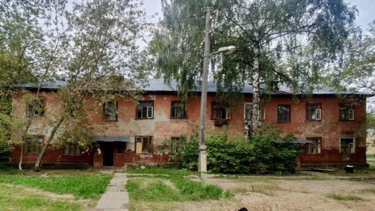 В Ступино демонтировали аварийный жилой дом