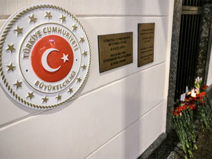 «Помощь мешками приносят»: россиянка рассказала, как волонтеры помогают жителям Турции