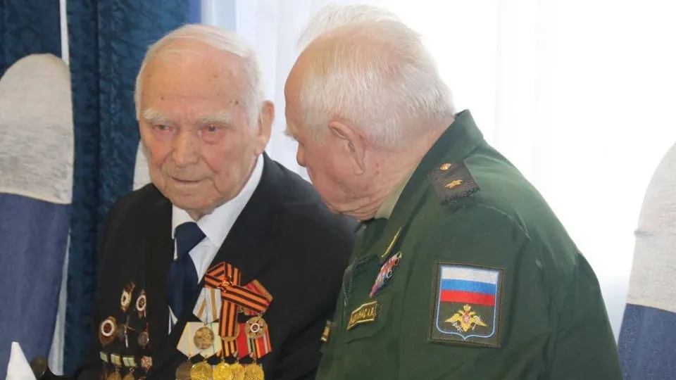 Участник ВОВ Михаил Красов (крайний справа) на юбилейном вечере Фото: Администрация Краснознаменска