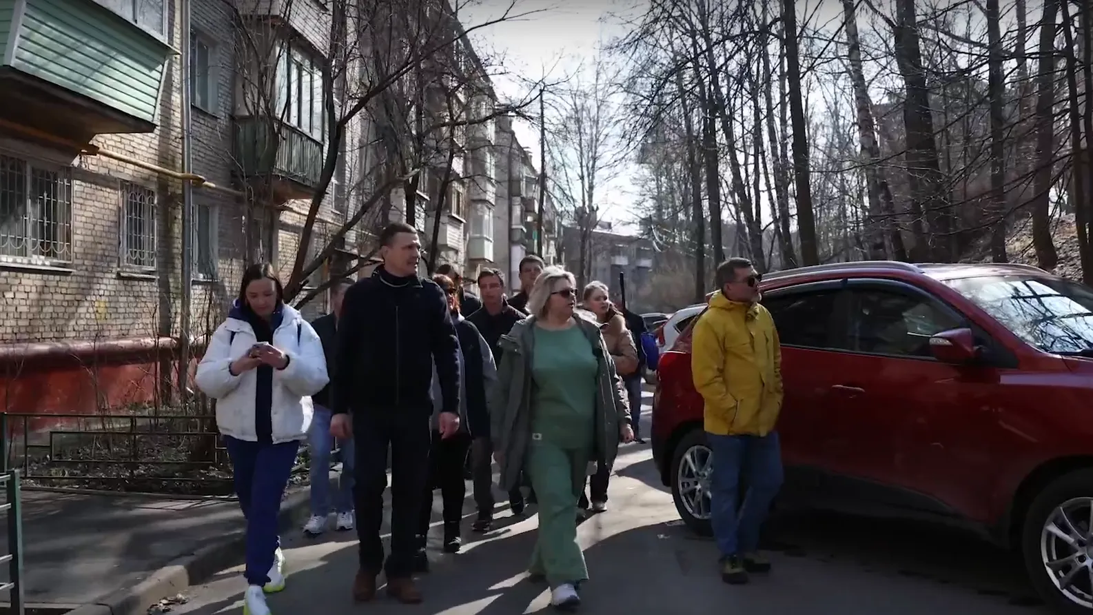 Глава подмосковных Химок провела обход территорий округа