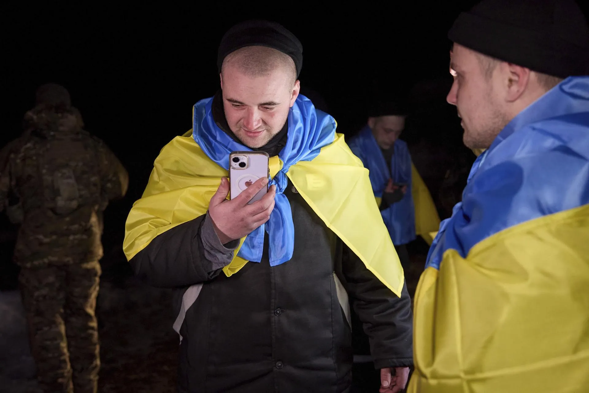 Обменянный украинский военнослужащий. Pool /Ukrainian Presidentia