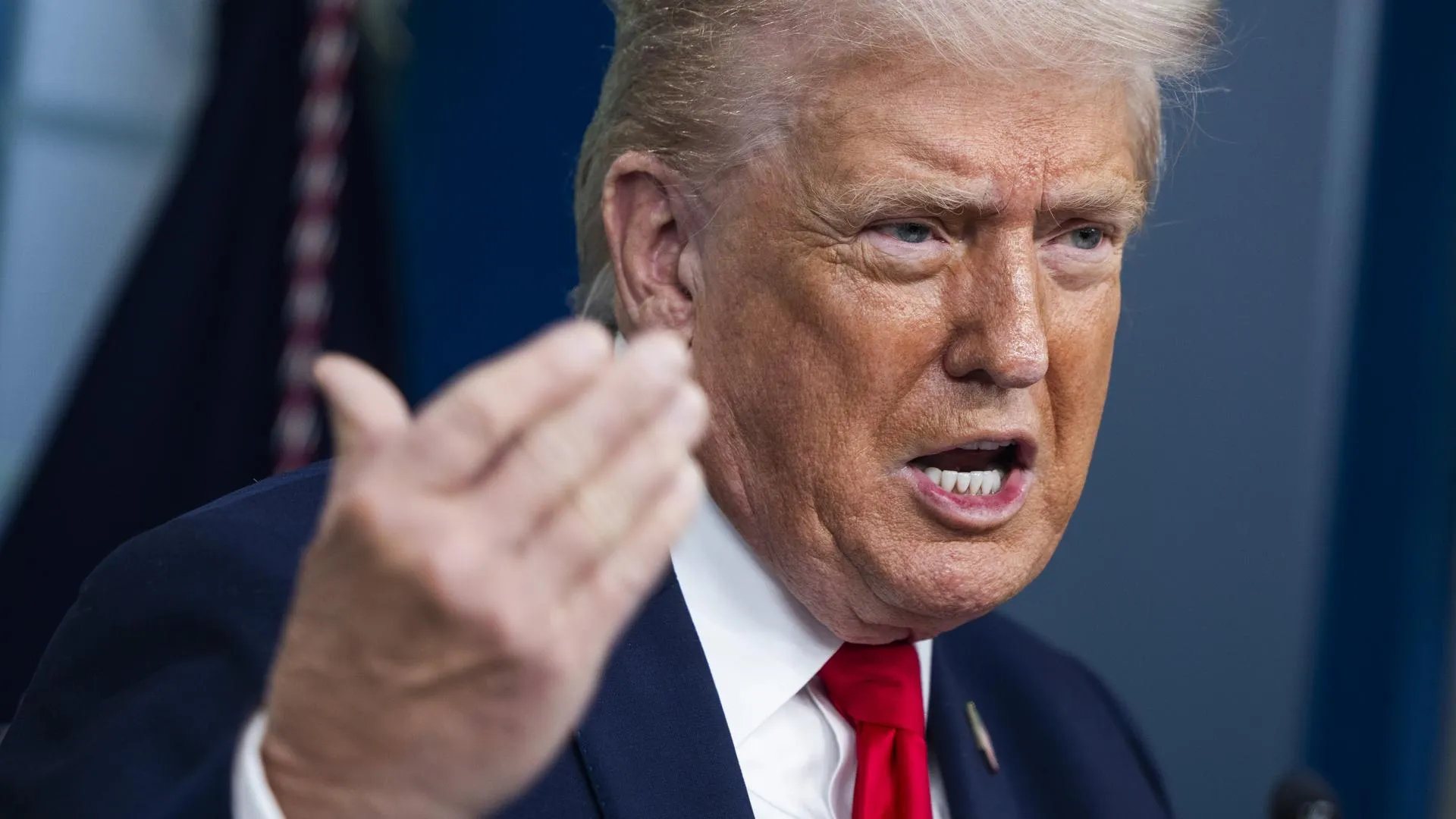 Jim LoScalzo - Pool via CNP/Keystone Press Agency