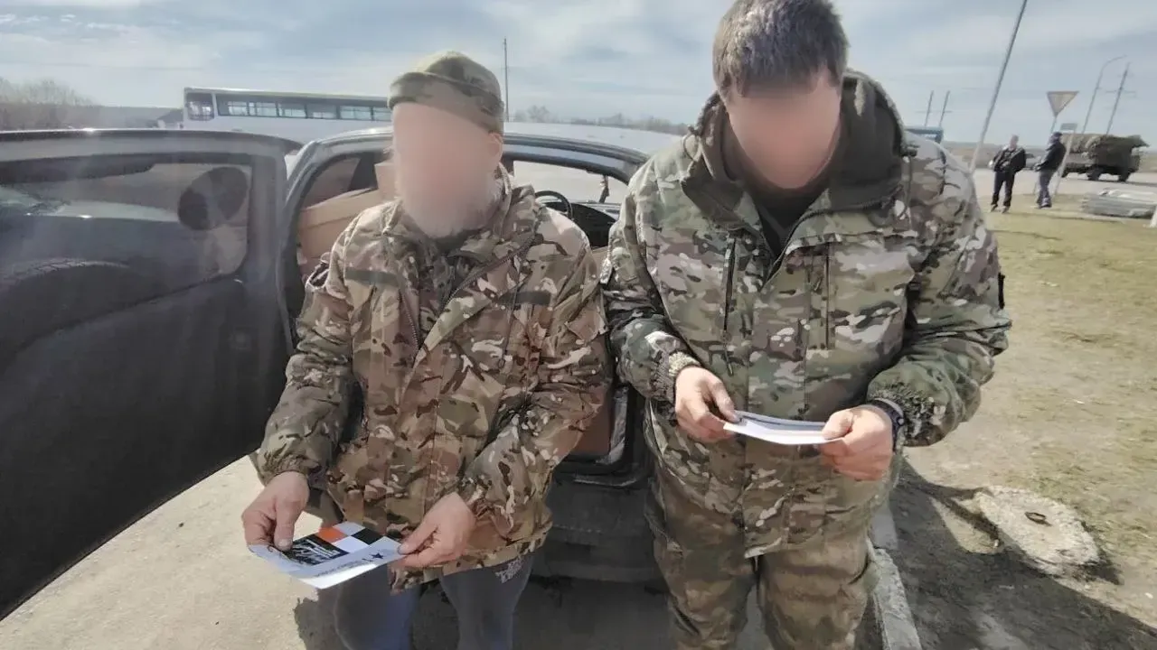 Волонтеры из Московской области передали военным гумпомощь и листовки о программе «Герои Подмосковья»