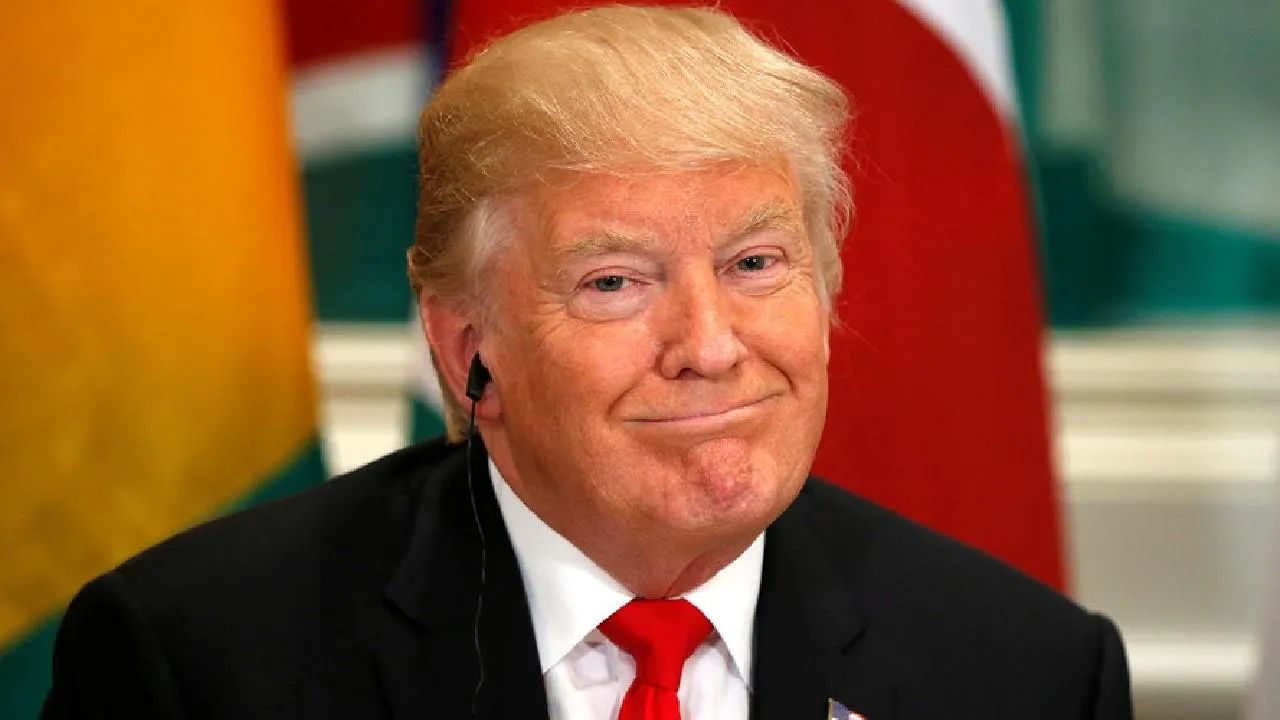 Трамп услышал песню Кадышевой «Широка река» на турнире UFC