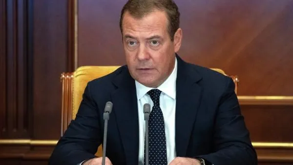 Медведев считает, что в переговорах с Киевом пока нет необходимости