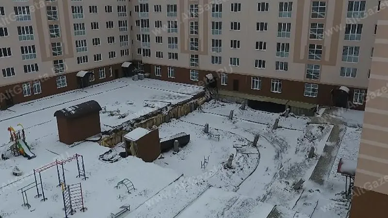 Дом возле рухнувшей парковки в Сергиевом Посаде проверяют на прочность