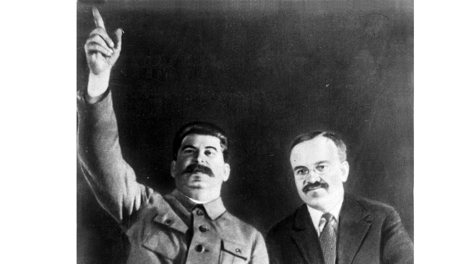 Глава СССР Иосиф Сталин и председатель Совета народных комиссаров Вячеслав Молотов на церемонии открытия Московского метрополитена, 1935 год. Russian Look