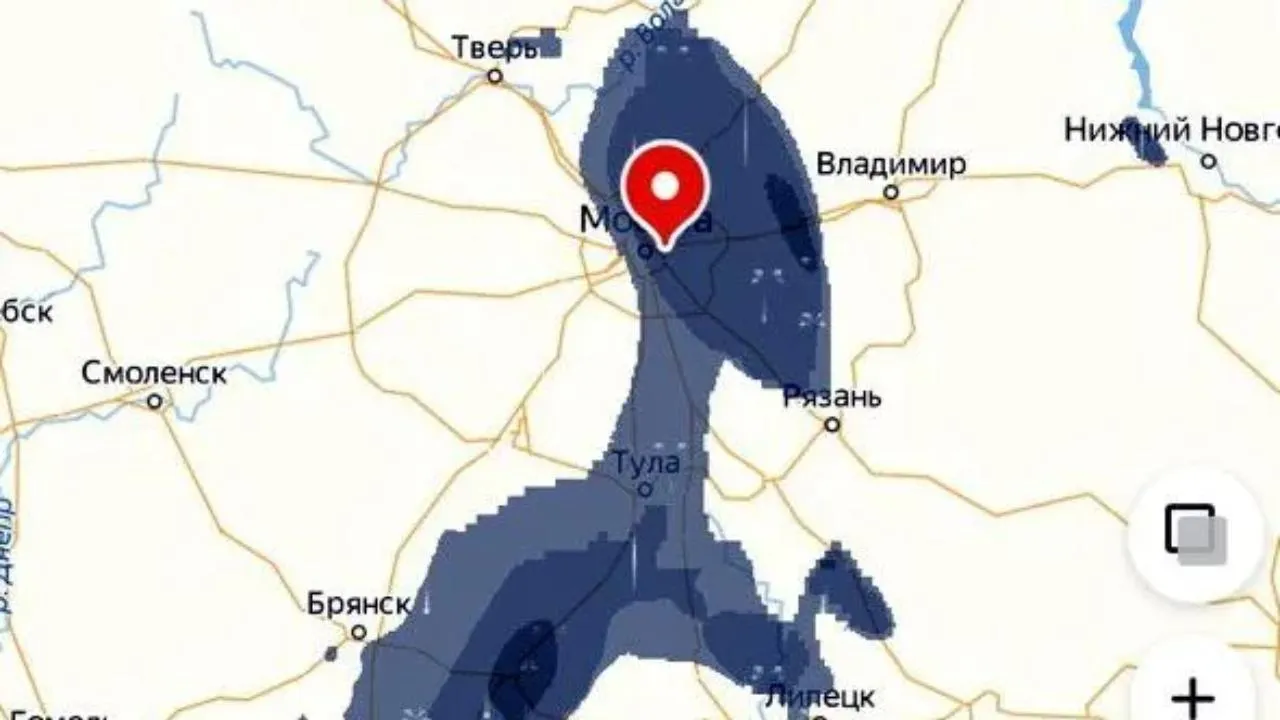 Тучи сложились в фигуру гигантского ящера над Подмосковьем