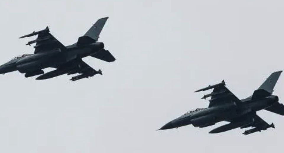 Подпольщик Лебедев: украинские F-16 и Mirage базируются у Львова