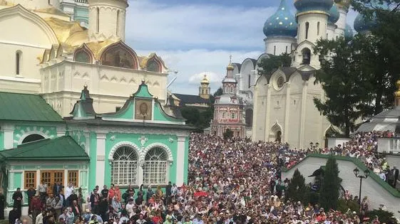 Воробьев поздравил всех православных с праздником Святой Троицы