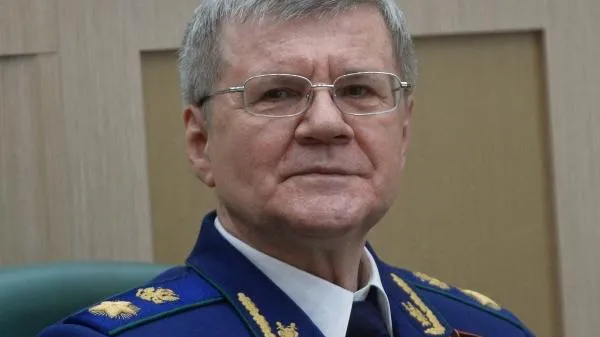 Губернатор поздравил Юрия Чайку с днем рождения
