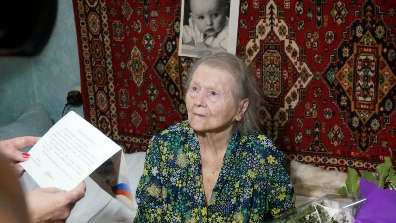Столетняя жительница Реутова получила поздравления от главы, губернатора и президента