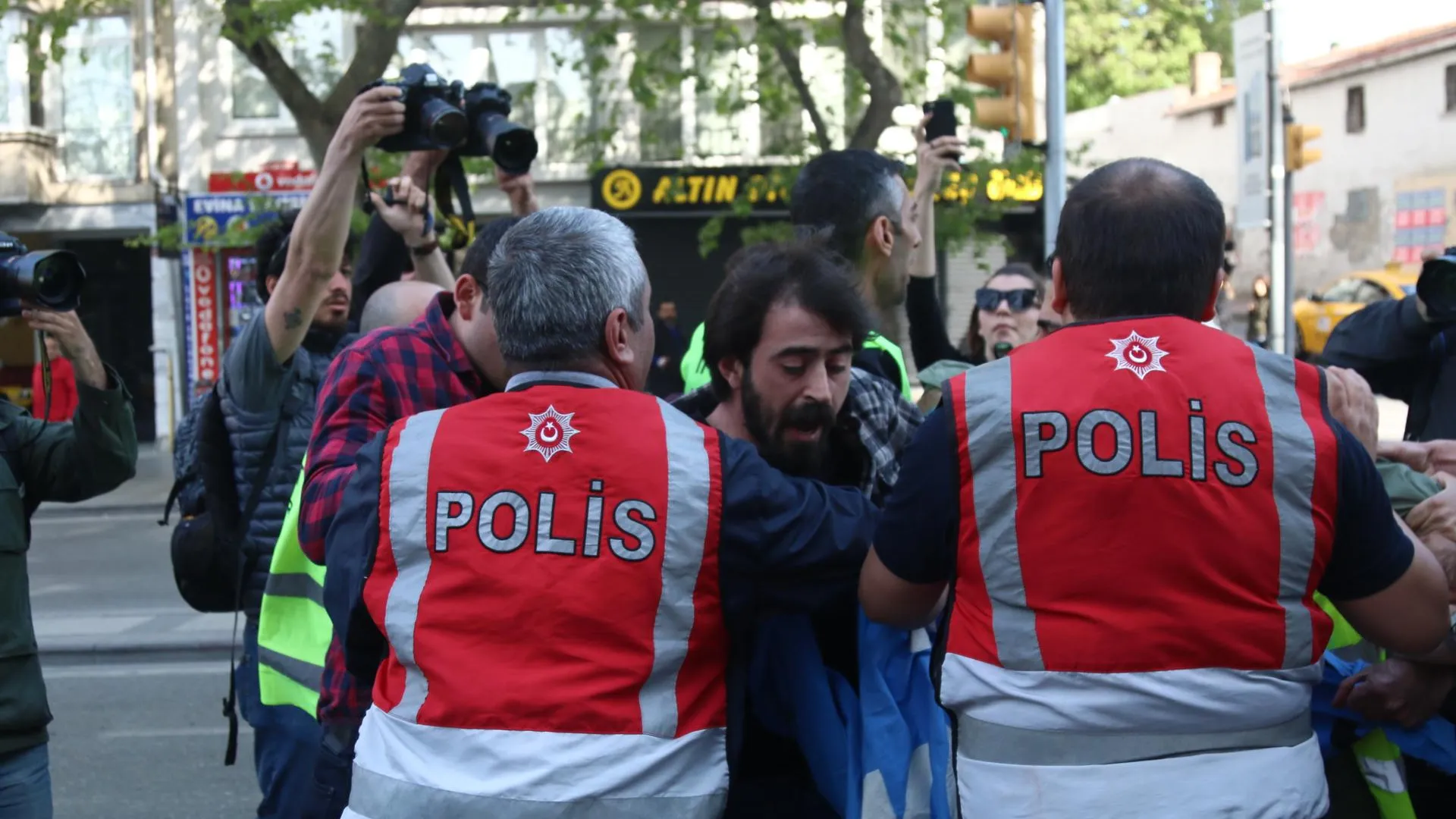 Hakan Akgun/ZUMAPRESS.com