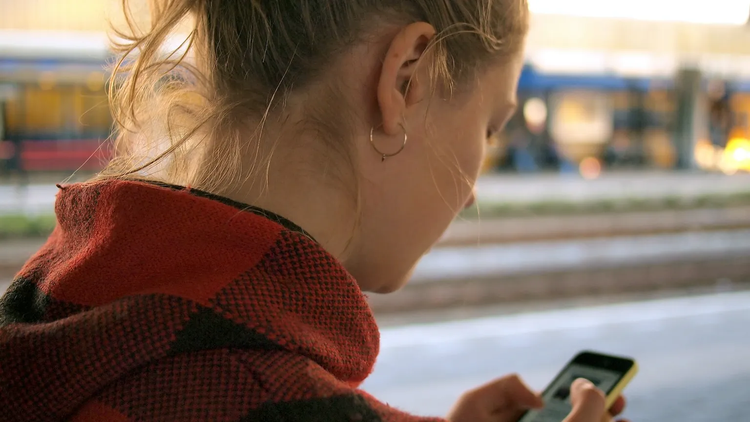 Фото: unsplash.com / Привычные, казалось бы уже, действия с телефоном таят в себе большую опасность