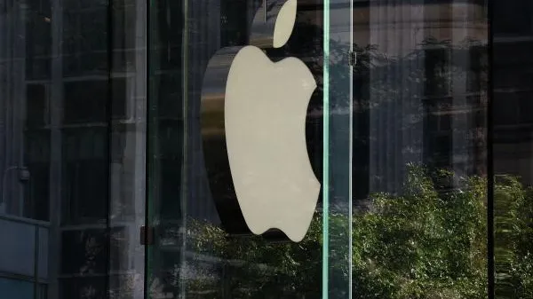 Тим Кук заставляет сотрудников Apple работать стоя