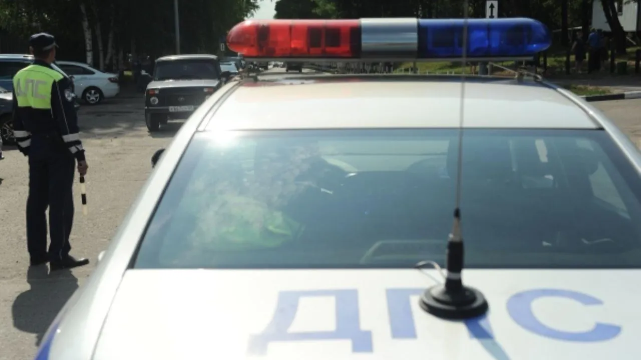 В Красноярске полицейские заставили мужчину переставить автомобиль и тут же задержали за пьяную езду