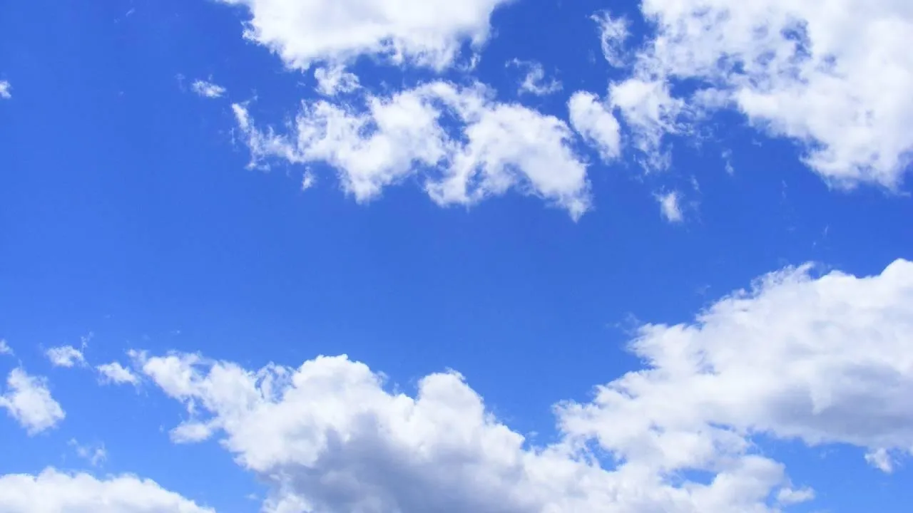 Загадочные круги появились в небе над Владивостоком