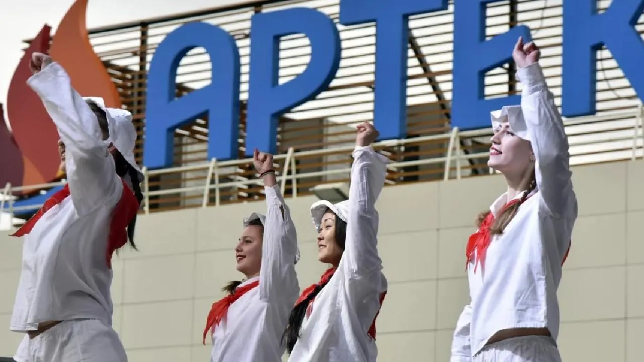 Мишустин распорядился создать оргкомитет по празднованию столетия «Артека»