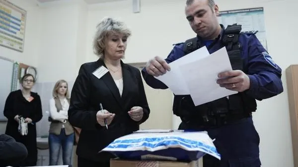 Почтоматы для ЕГЭ работают без сбоев - Захарова