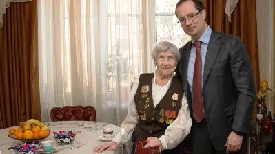 Терюшков поздравил со столетием заслуженного деятеля спорта из МО