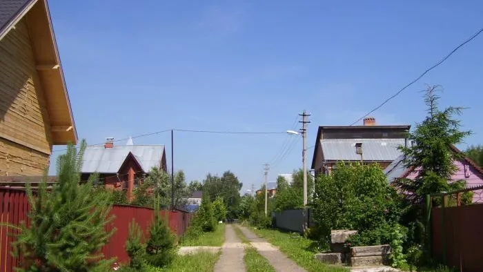 Восемьдесят процентов дорог к дачам в МО требуют ремонта - обследование