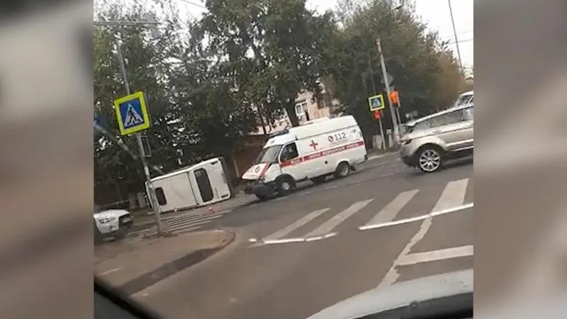 Машина «скорой помощи» врезалась в маршрутку в Балашихе
