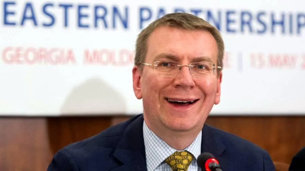 В Европе впервые президентом страны стал открытый гей