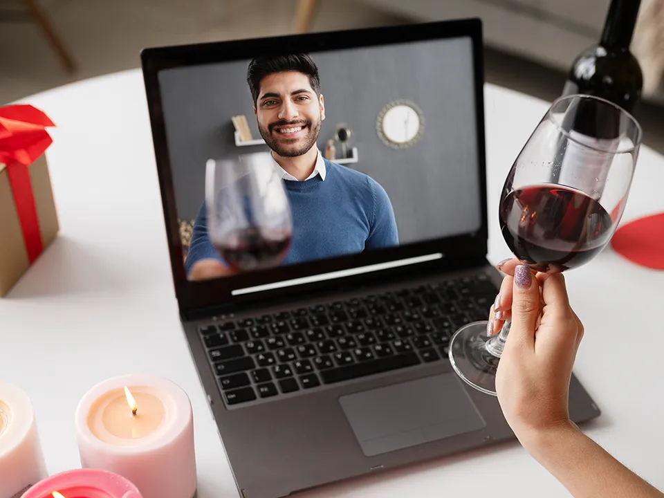 «Так и не смогла встретить там своего человека»: россиянки рассказали о неудачных попытках онлайн-знакомств