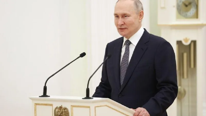 Путин призвал использовать бумажную упаковку вместо пластиковых изделий