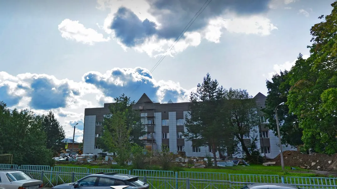 ГБУЗ Московской области «Истринская областная клиническая больница» в Новопетровском на Советской улице.