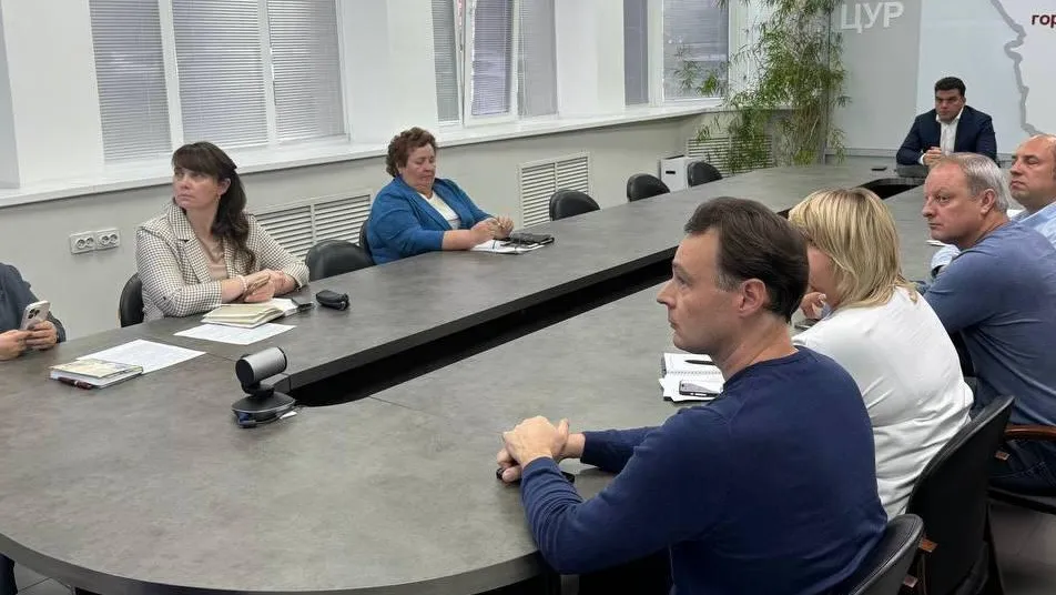 В Можайском округе дворы и общественные пространства готовят к зимнему периоду