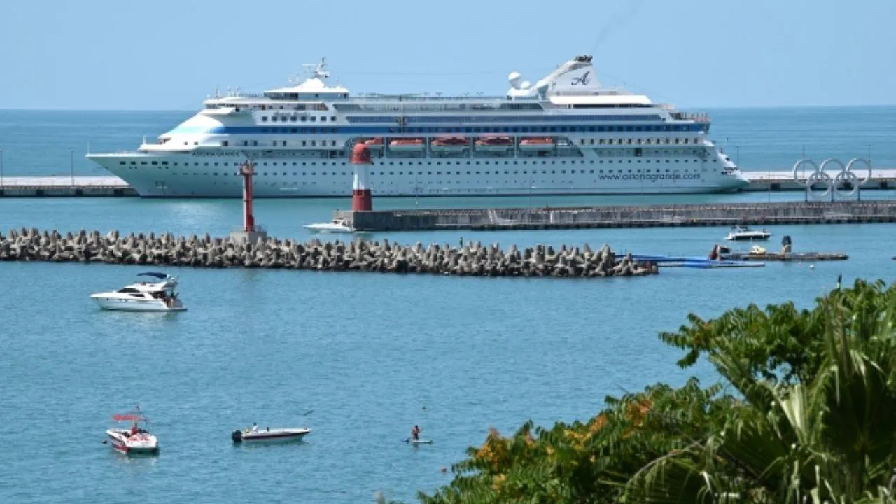 Лайнер Astoria Grande исключил Батуми из своего маршрута