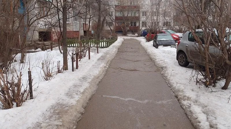 У дома в Серпухове образовалась река