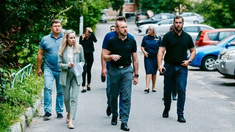 В Чехове проверили содержание дворовых территорий