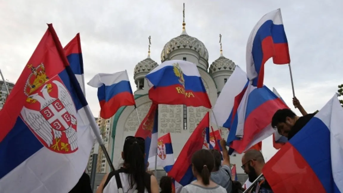 Бывший посол Сербии рассказал о том, что большинство сербов не поддерживает санкции против РФ