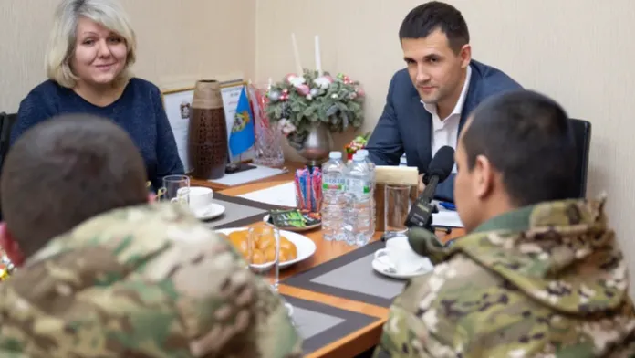 Встреча главы с бойцами. Фото: пресс-служба администрации Ленинского