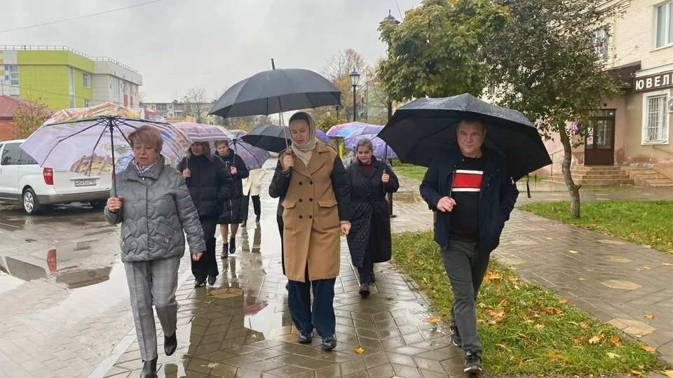 Встречу с жителями Лосино-Петровского провела замглавы округа Валентина Тропанец (в центре) / Фото: администрация г.о. Лосино-Петровский