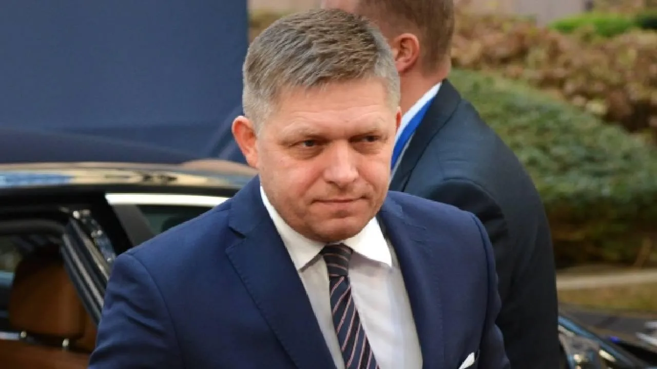 Премьер-министр Фицо пояснил связь между вступлением Украины в НАТО и Третьей мировой войной