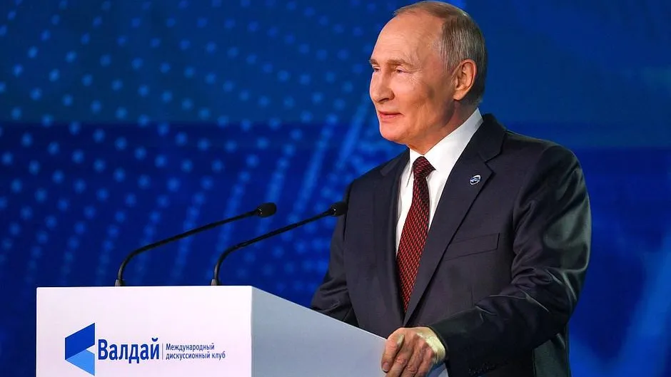 Путин: США проводят политику двойного сдерживания России и Китая