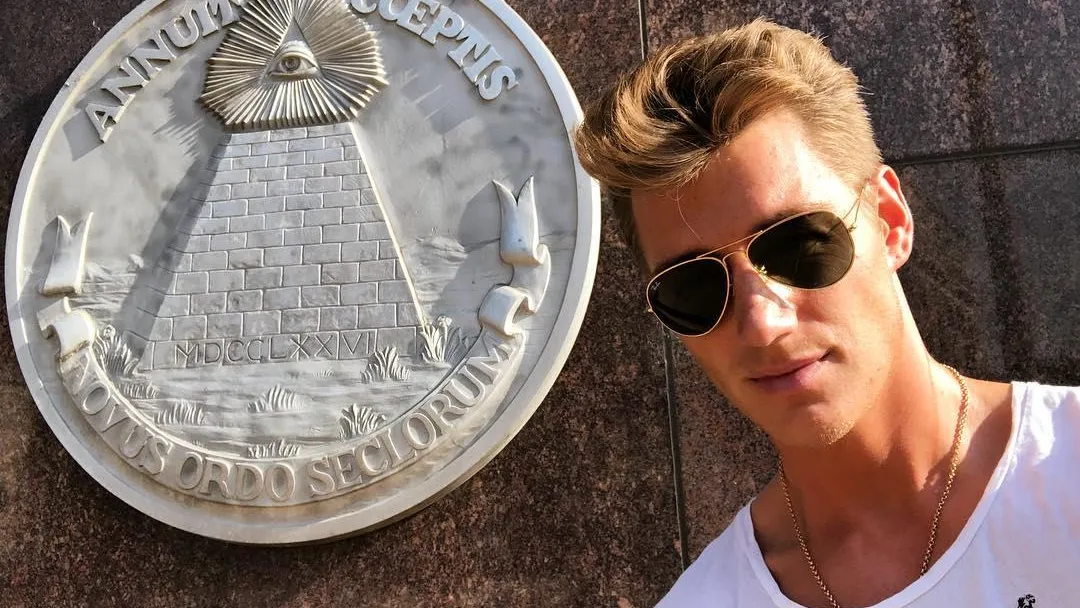 Alex Sparrow/Instagram*