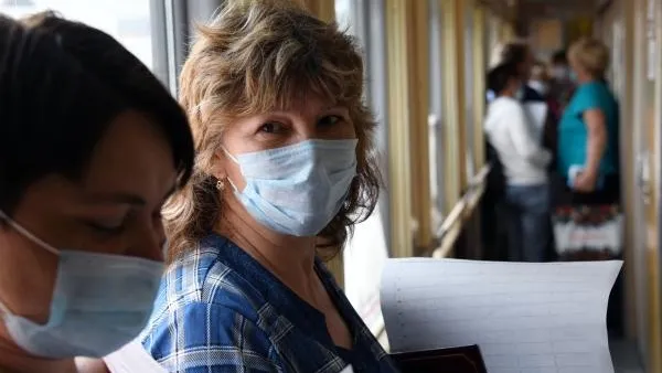 Гинеколог Голубкова перечислила являющиеся предвестниками менопаузы симптомы