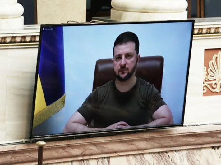 Политолог: «Украина не может существовать без попрошайничества»