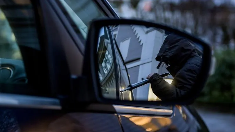 Полицейские в Шатуре поймали за руку автовора, угонявшего иномарку за 900 тысяч