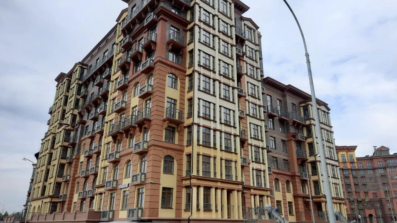 Шесть новых многоквартирных домов поставили на кадастр в Подмосковье за неделю