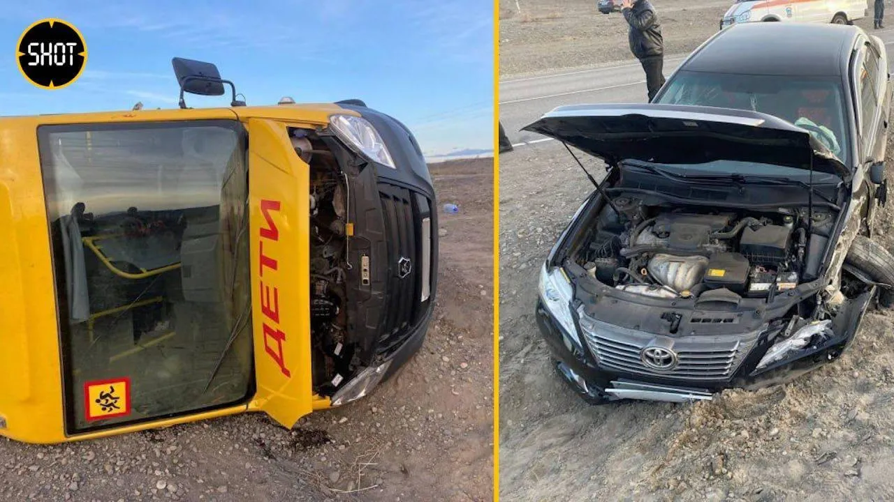 В Тыве автомобиль бывшего омбудсмена столкнулся с школьным автобусом