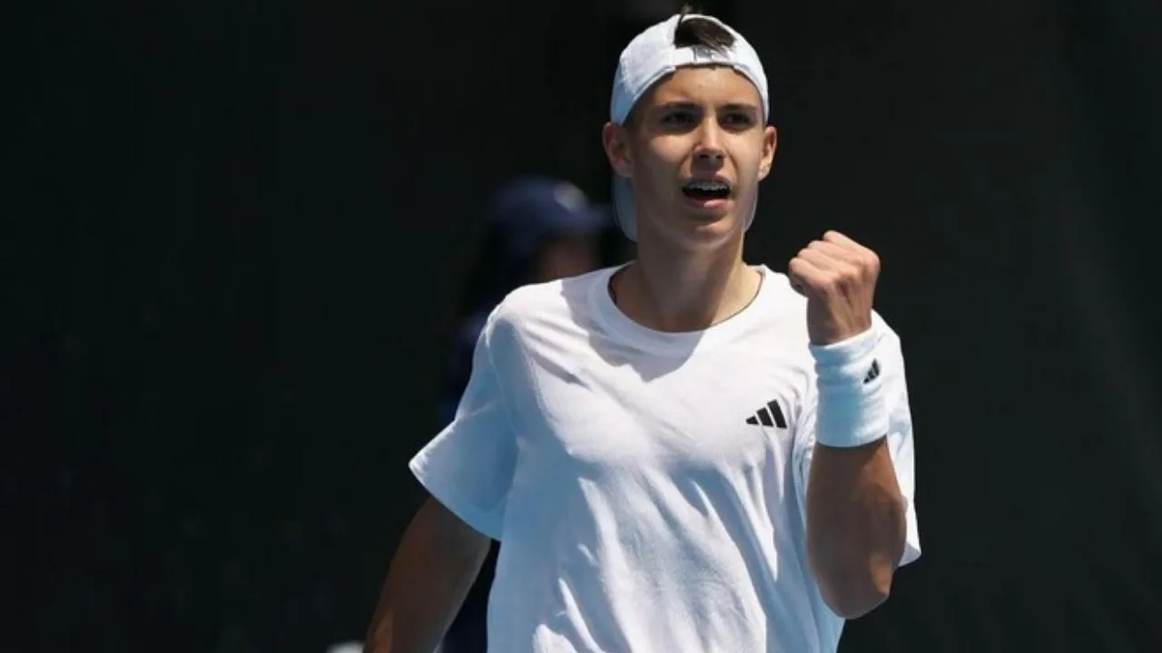 Лучший украинский теннисист-юниор сменил гражданство из-за «мовы»